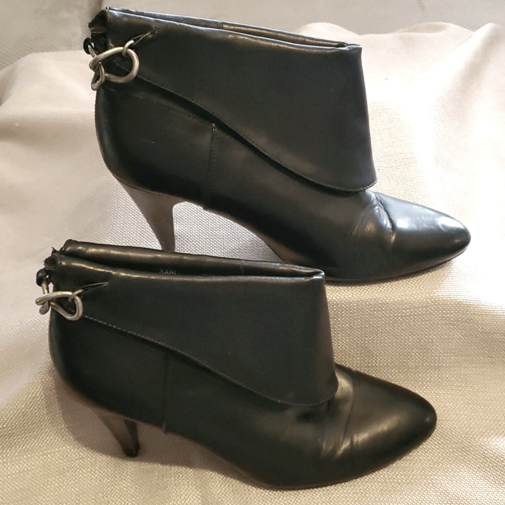 Metro heel/ankle boots size 7.5 black